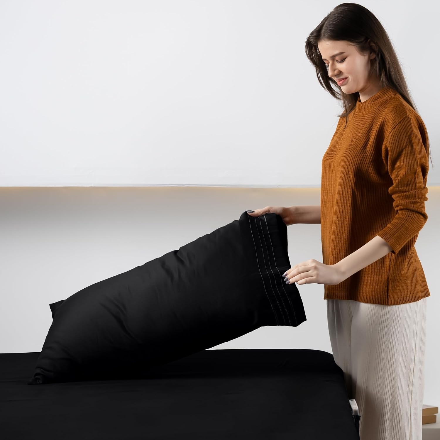 image:imageUtopia Bedding Bettlaken Set 3 Teilige Schwarz Polyester Mikrofaser OekoTex Zertifiziert Spannbettlaken 90x190 Bettlaken 167x243 1 Bestickten Kissenbezug 50x75Schwarz