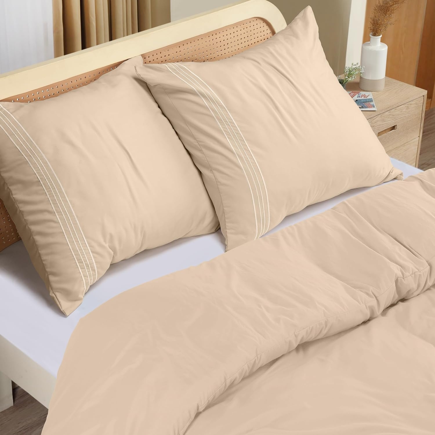 image:imageUtopia Bedding Bettwsche 220x240 Set Mikrofaser Bettbezug 240x220 cm 2 Bestickte Kissenbezge 65x65 cm SchwarzBeige
