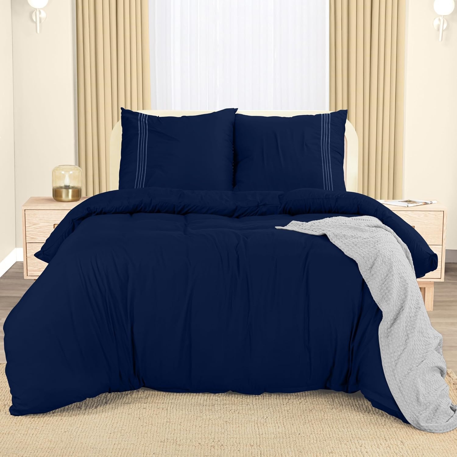 image:imageUtopia Bedding Bettwsche 220x240 Set Mikrofaser Bettbezug 240x220 cm 2 Bestickte Kissenbezge 65x65 cm SchwarzMarineblau