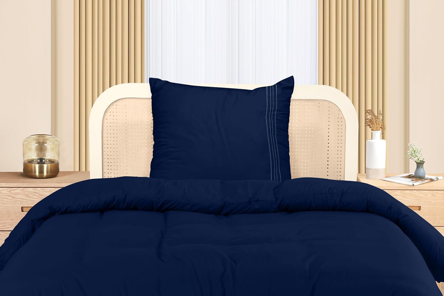 image:imageUtopia Bedding Bettwsche 220x240 Set Mikrofaser Bettbezug 240x220 cm 2 Bestickte Kissenbezge 65x65 cm SchwarzMarineblau