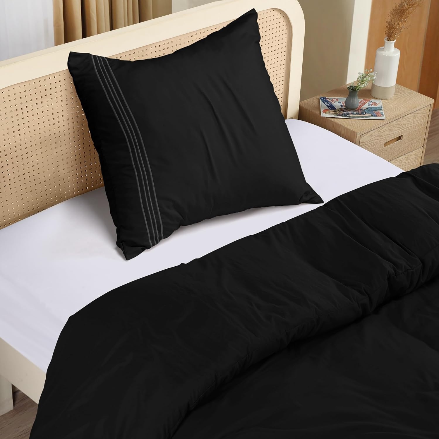 image:imageUtopia Bedding Bettwsche 220x240 Set Mikrofaser Bettbezug 240x220 cm 2 Bestickte Kissenbezge 65x65 cm SchwarzSchwarz