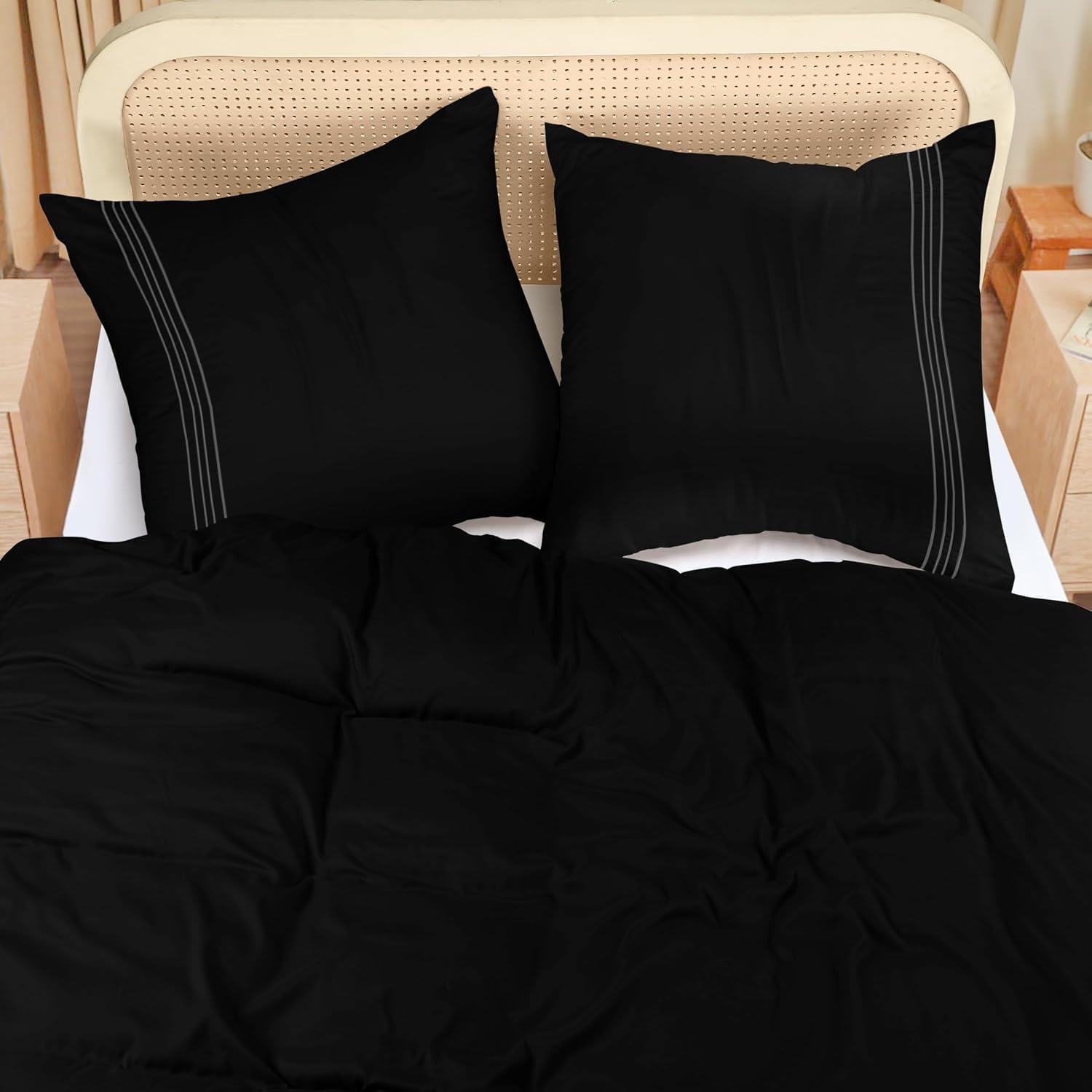image:imageUtopia Bedding Bettwsche 220x240 Set Mikrofaser Bettbezug 240x220 cm 2 Bestickte Kissenbezge 65x65 cm SchwarzSchwarz